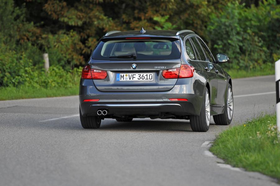  BMW 328i Touring Luxury 2012 года  (фото 150 из 200)